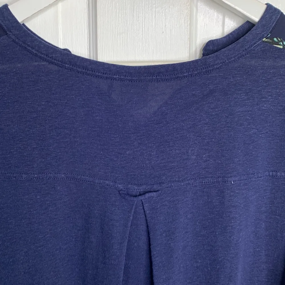 Anthropologie AKEMI & Kin Fauna Henley Blue Butterfly Linen Top W-913 Sz L - Image 10