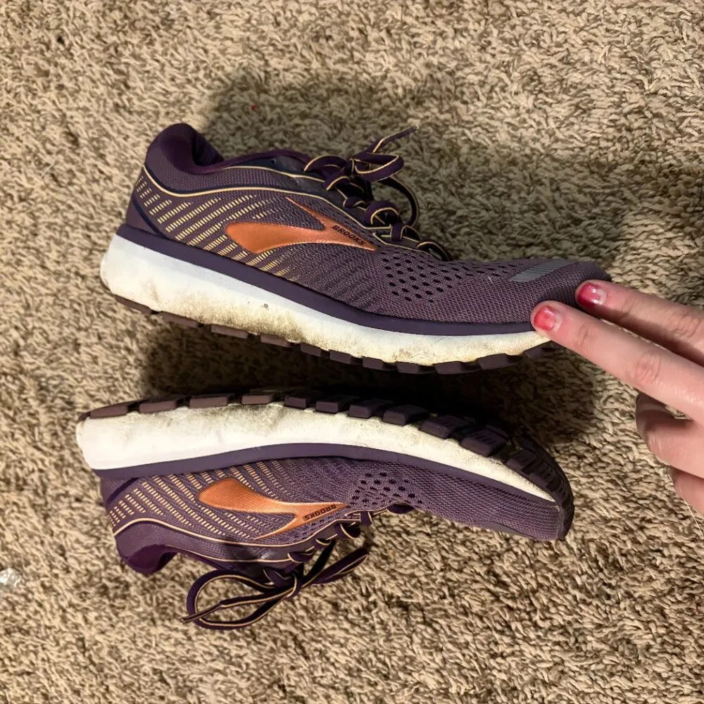 Brooks Ghost 12 purple sneakers - Image 3