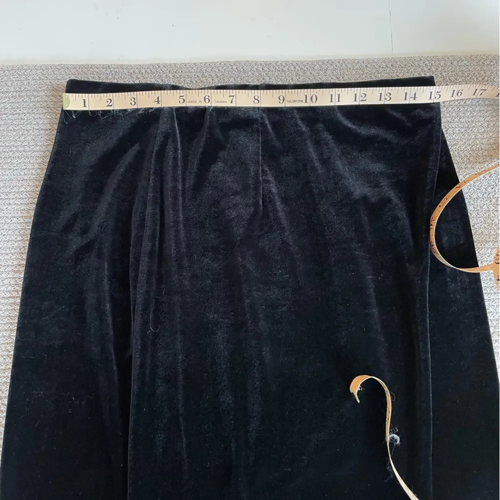 Vintage Piccadilly Fashions Black Velvet Column Maxi Skirt w Back Slit Sz M Size M - Image 5