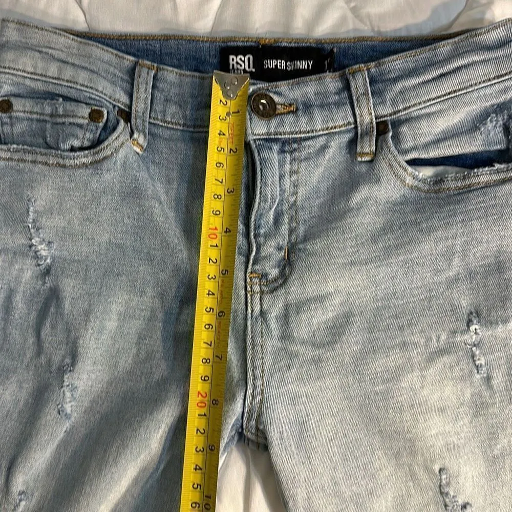 RSQ Denim Strech with Front tears Size 12. Waist:26 , Inseam: 26 inches - Image 4