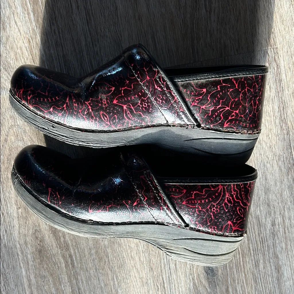 Dansko Pro XP 2.0 Patent Leather Clogs Size 40 (US 9.5-10) - Image 7