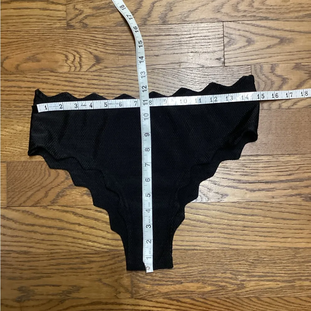 Cupshe textured halter bikini. Size Large - Image 6