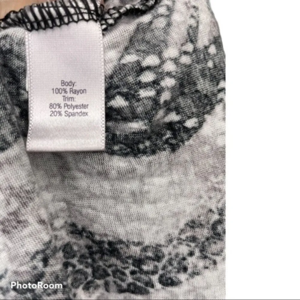 Jennifer Lopez Black & White Snakeskin Top Size M - Image 4