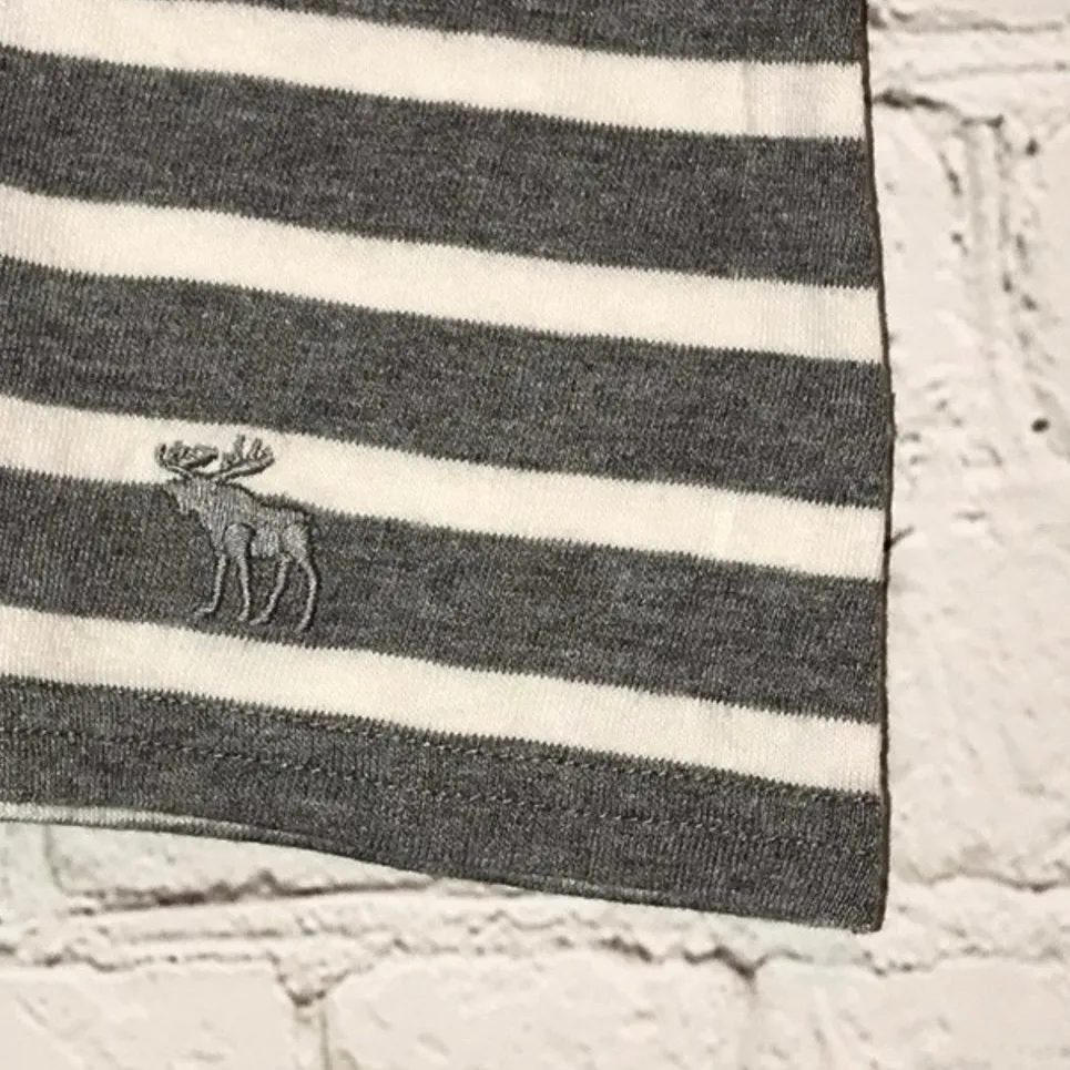 Abercrombie & Fitch Striped Embellished Cropped Shirt - Image 2