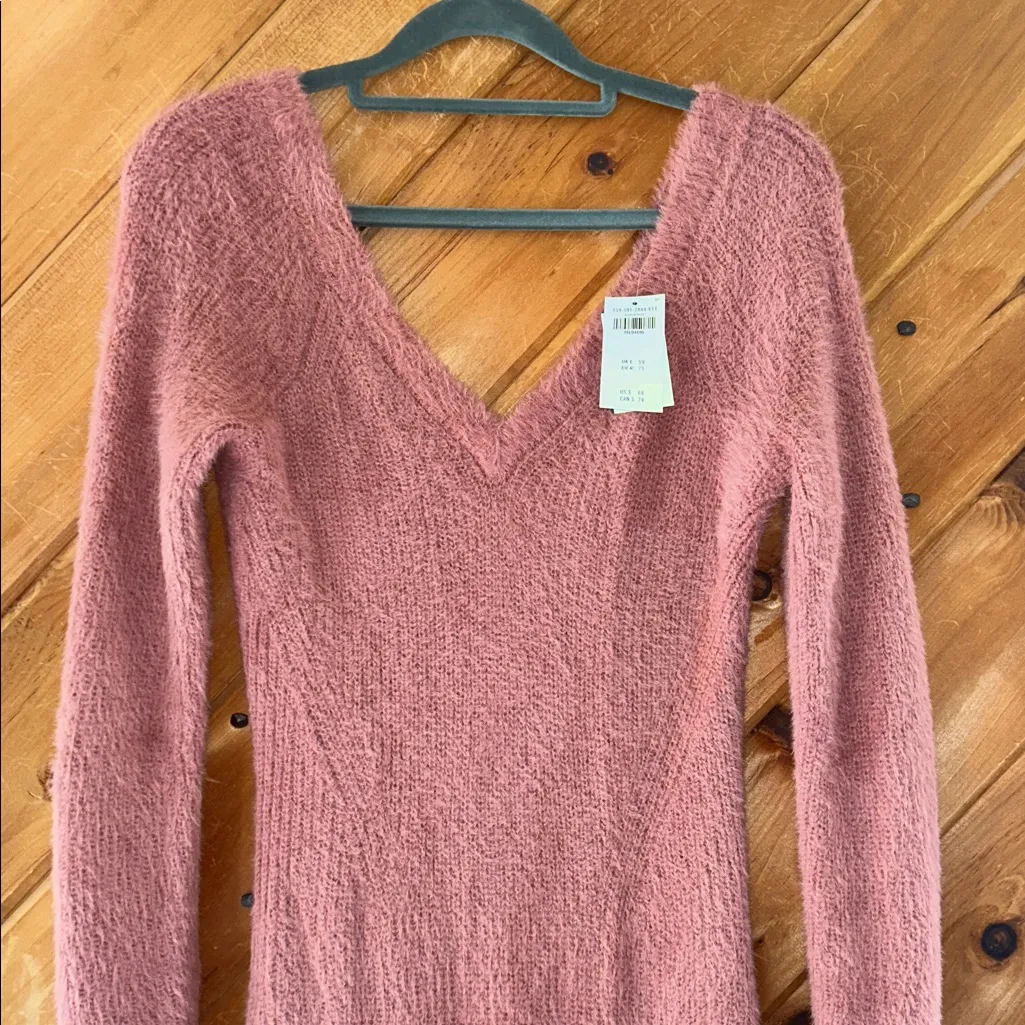 Abercrombie & Fitch V-Back Fuzzy Sweater Dress in dusty pink NWT - Image 4