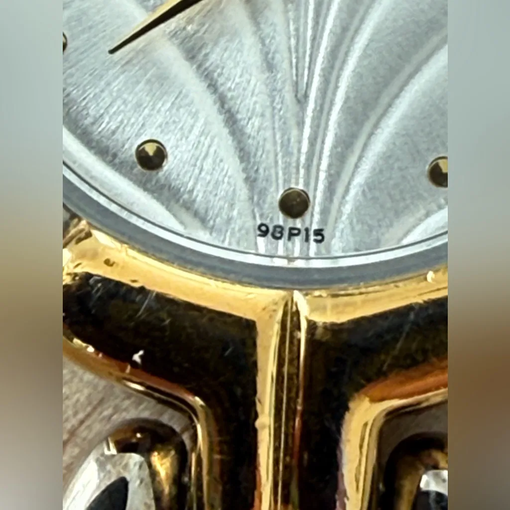 Bulova Diamond Vintage Ladies Watch Two-Tone Bracelet Case Shimmery Silver Dial - Image 7