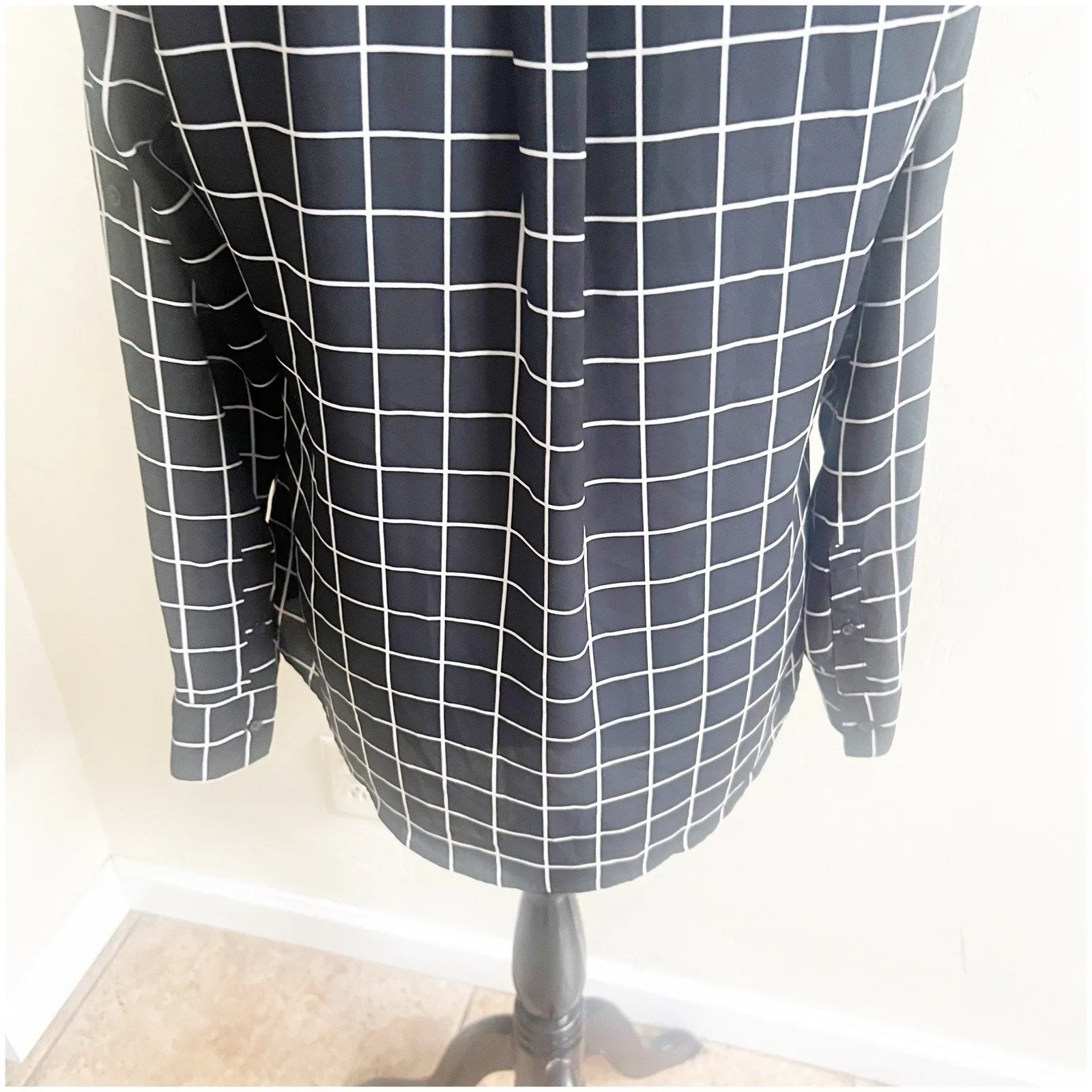 Express Portofino Button Down Shirt Windowpane Black Size Medium Collard - Image 7