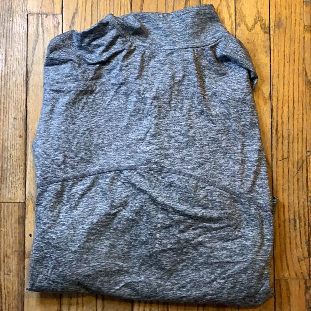 Gray Nike Dri Fit Pull Over SZ L - Image 7