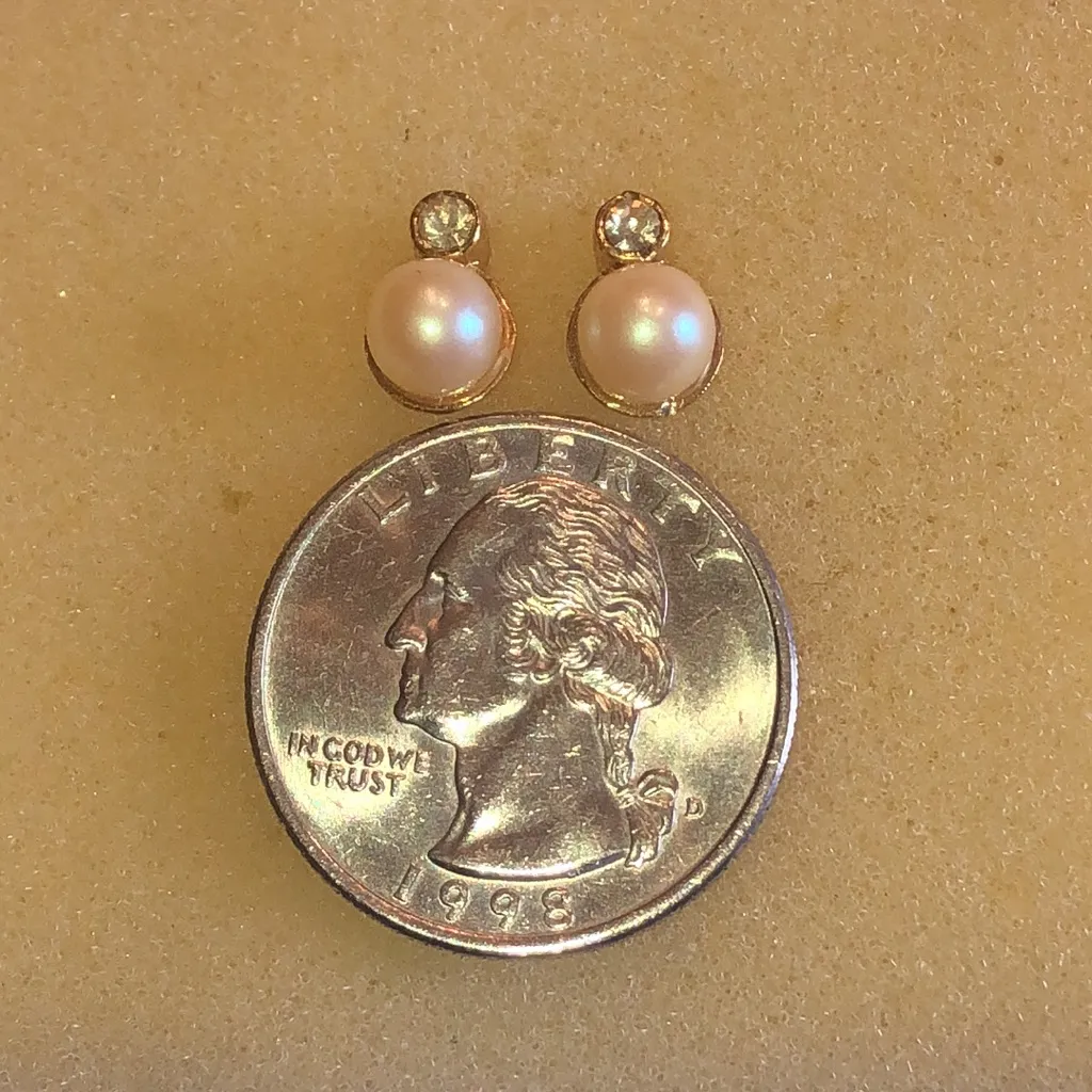 Elegant Vintage Gold Tone and Cream Faux Pearl Dainty Stud Earrings - Image 6