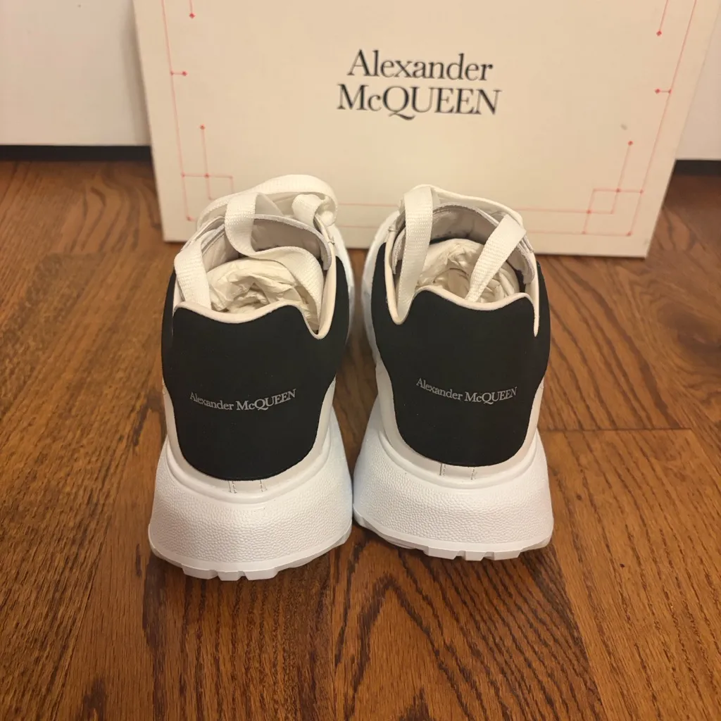 Alexander McQueen Court Trainer in White/Black Size 39 - Image 5