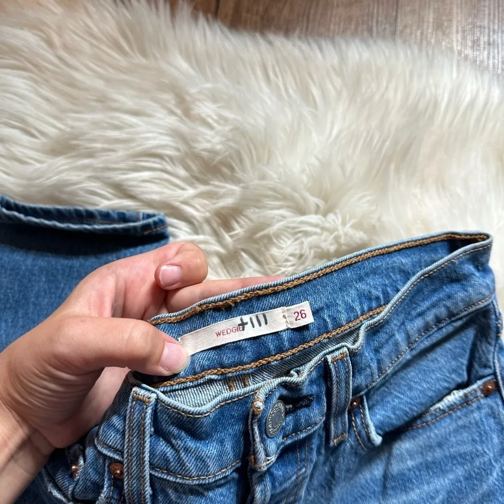 LEVI’S Wedgie Icon Fit Jeans - Image 4