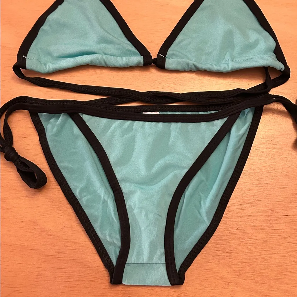B3 New Women’s AMI Super Sexy 2Pc Teal and Black String Bikini Set size Small - Image 3