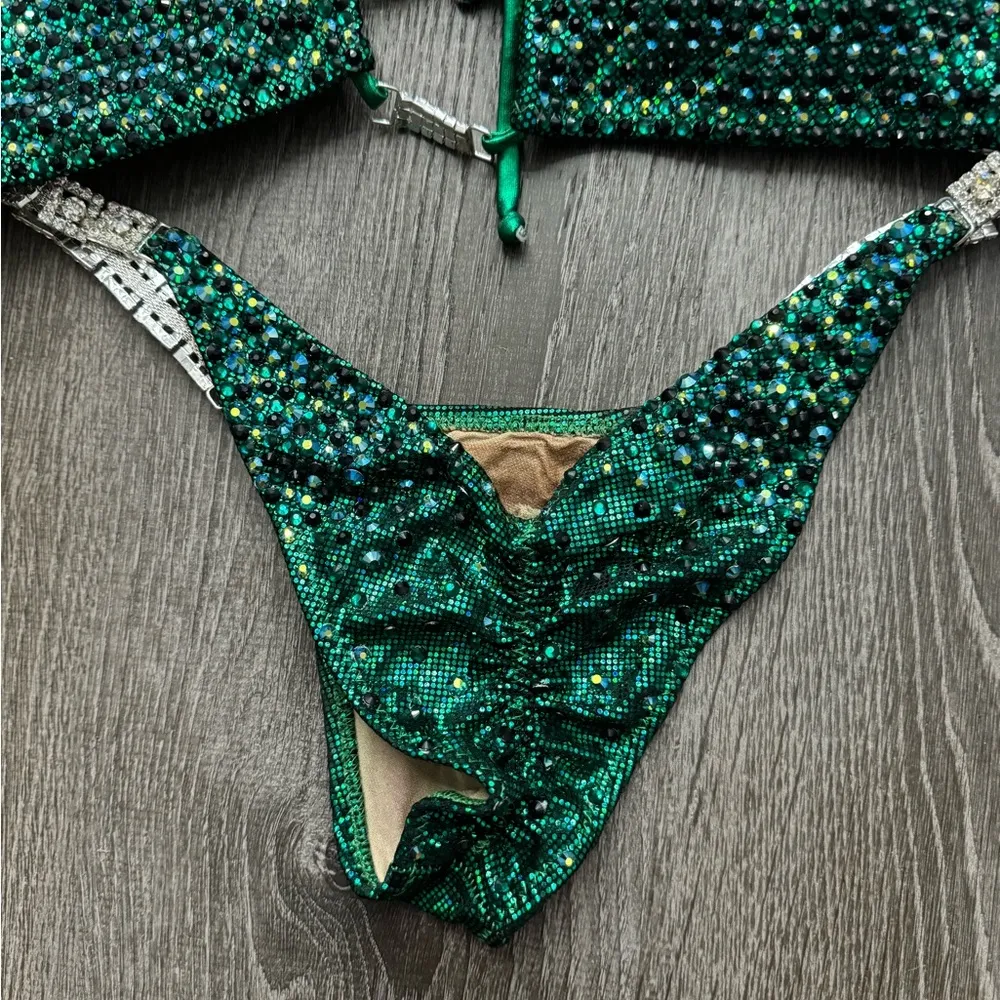 Ravish Sands competition Bikini emerald green Size M - Image 3