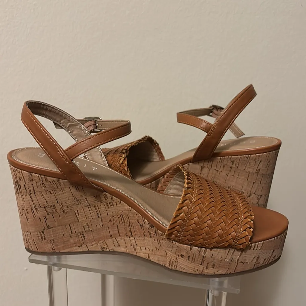 Esprit Brown Leather Sandals with Woven Detail - Image 8
