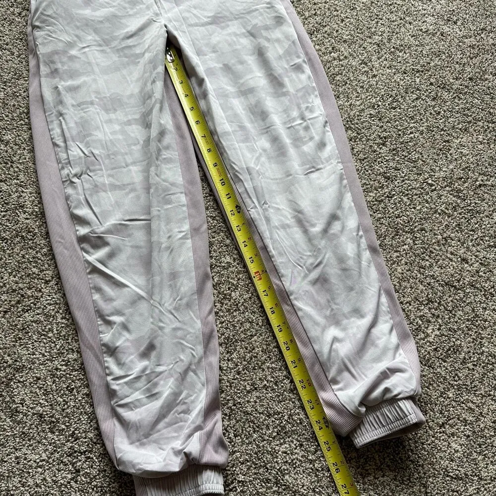 Brooklyn lined light pink camo jogger pants size 4 - Image 9