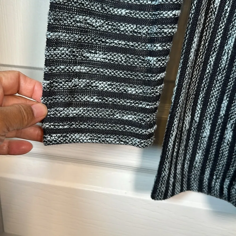 J Jill Black White Striped Knit Pullover Tunic L/S Size Medium EUC #0613-OC - Image 3