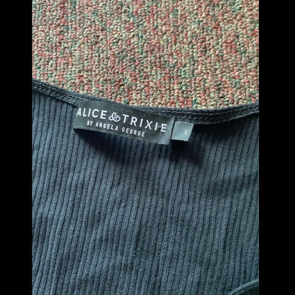 Alice & Trixie blouse small - Image 4
