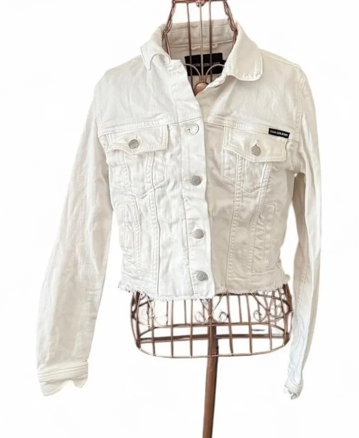 Calvin Klein Jeans – Cropped Denim Jacket – Women's Medium White – Raw Hem - Image 1