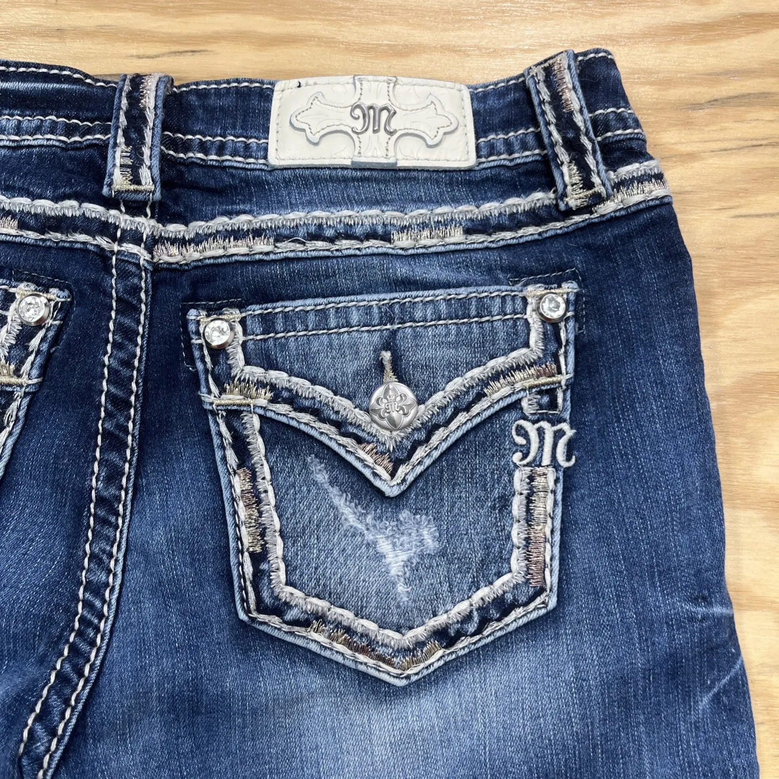 Miss Me Signature 7” Mid-Rise Shorts Size 27 Blue Denim Stretch Bling Western - Image 6