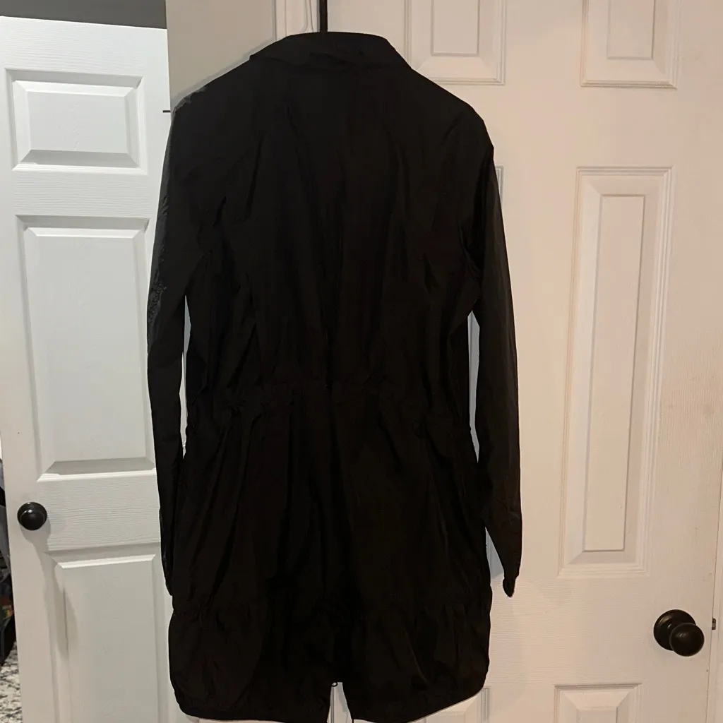 Eddie Bauer Women's Black Trench Coat - Image 5