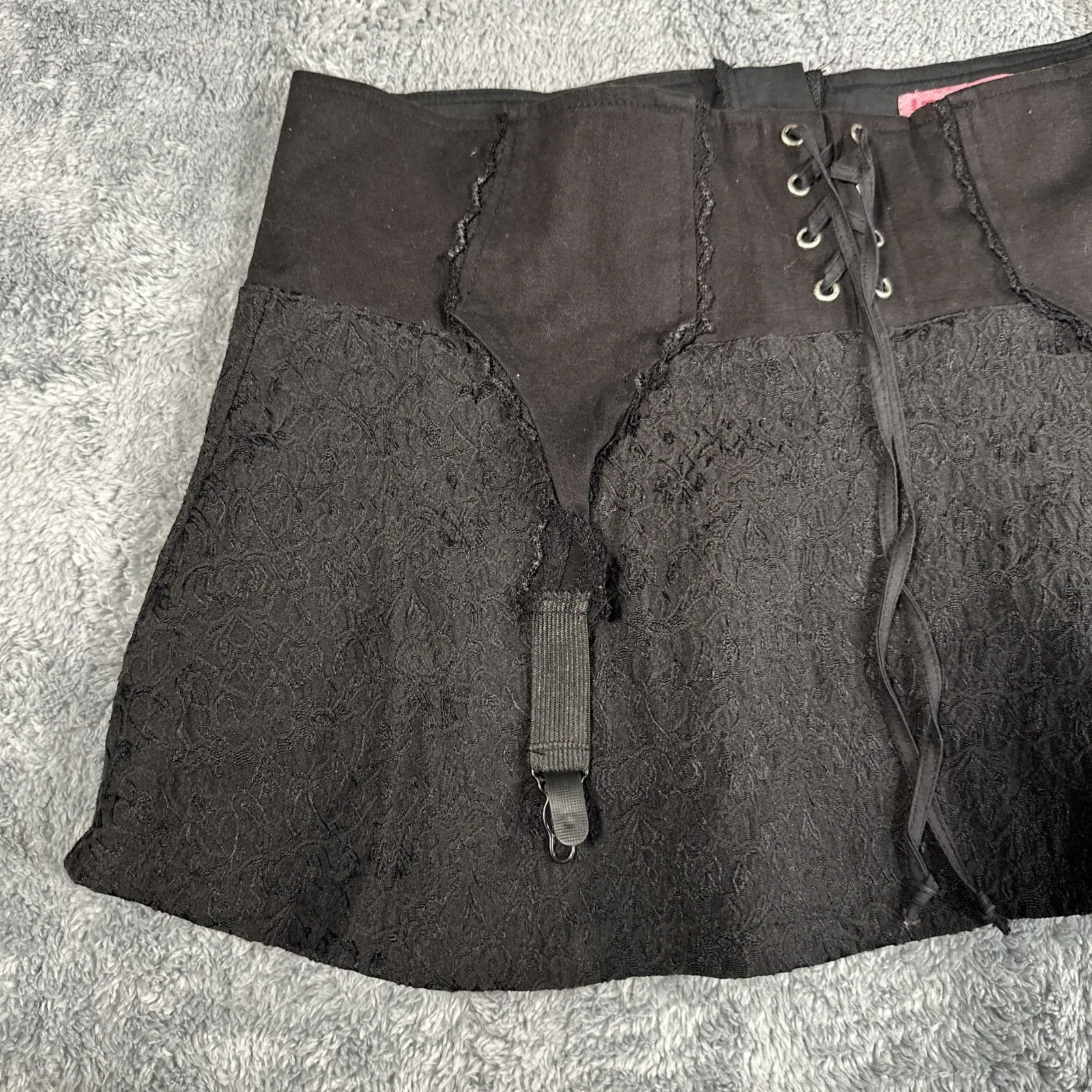 VTG Tripp NYC Gothic Asymmetrical Ruffle Lace Corset Style Mini Skirt Rave SZ M - Image 4