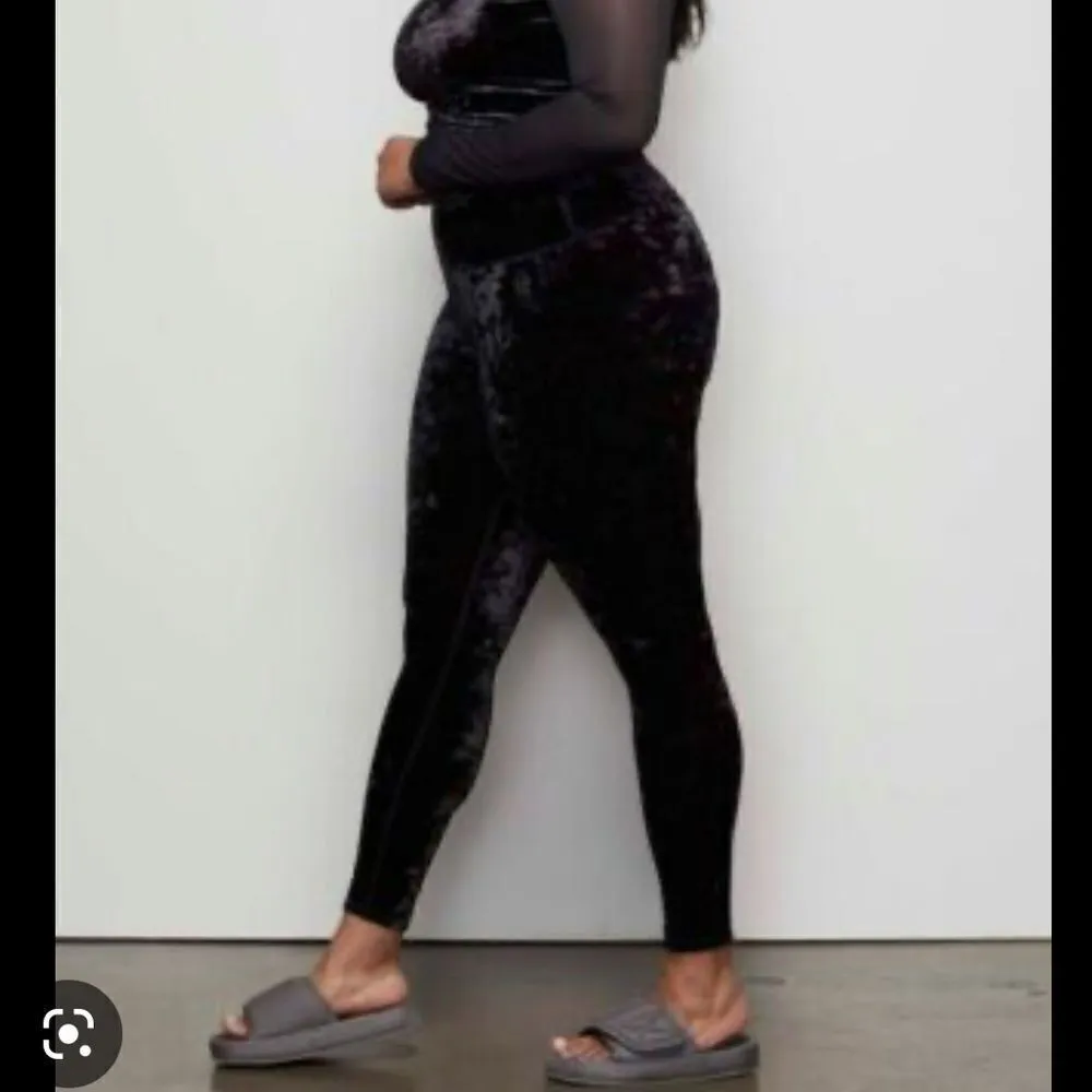 Good American Crushing it Velvet High Rise Full Length Leggings - Image 2