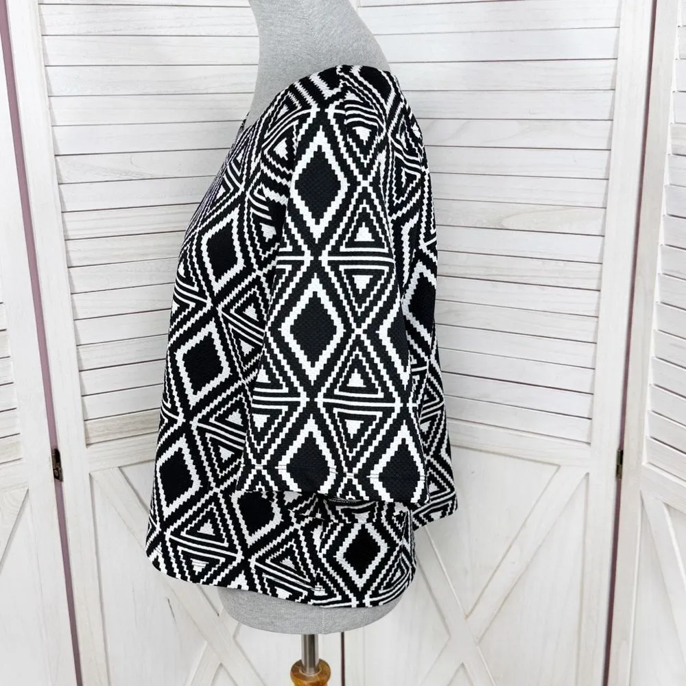 Bobeau Geometric Triangle Top Shirt Black White Medium - Image 2