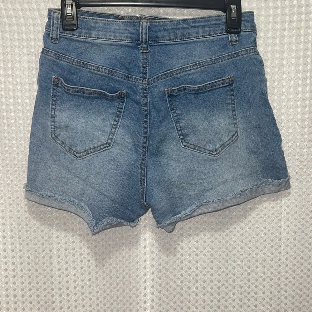 Women's Juniors Vanilla Star Highrise Shortie Mom Shorts Size 3 Stretchy - Image 3