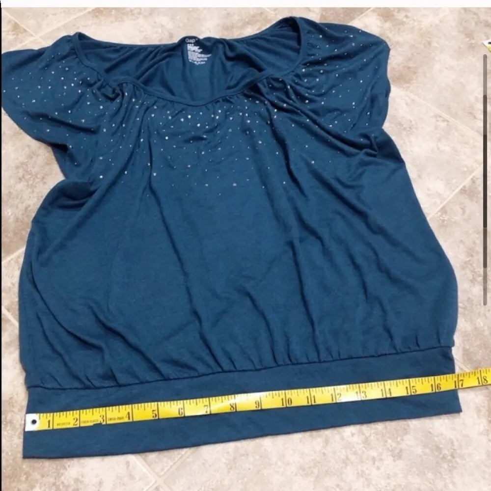 GAP scoop neck embellished cap sleeve blou… - Image 4