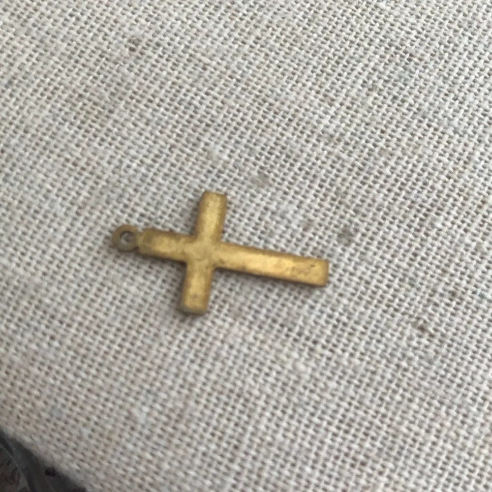 Vintage Cross Pendant - Image 2