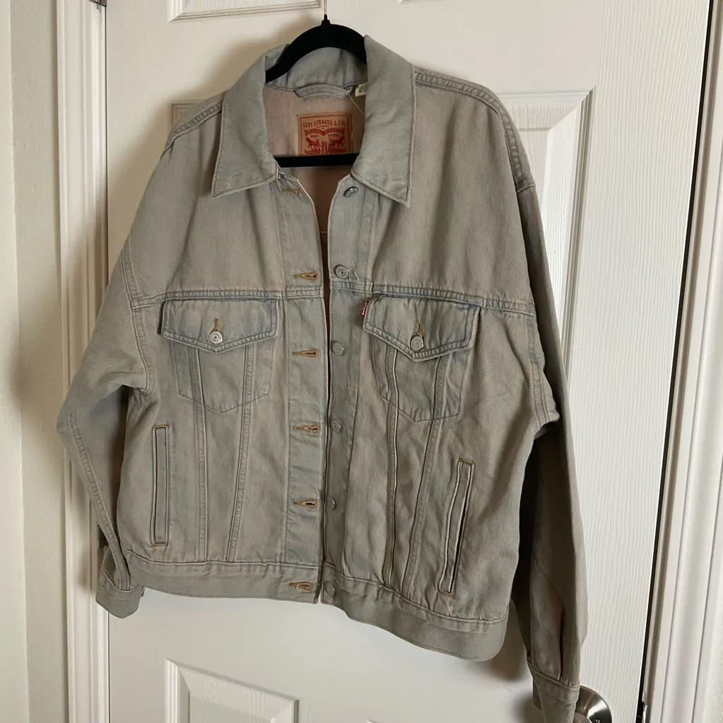 90's trucker jacket vintage look Levi’s Woman’s Size large - Image 3