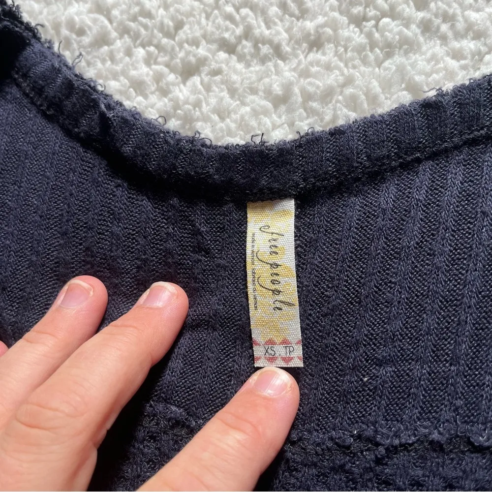 Free People Waffle Knit V-neck Distressed Sweater in Navy XS - Oversized - Image 8