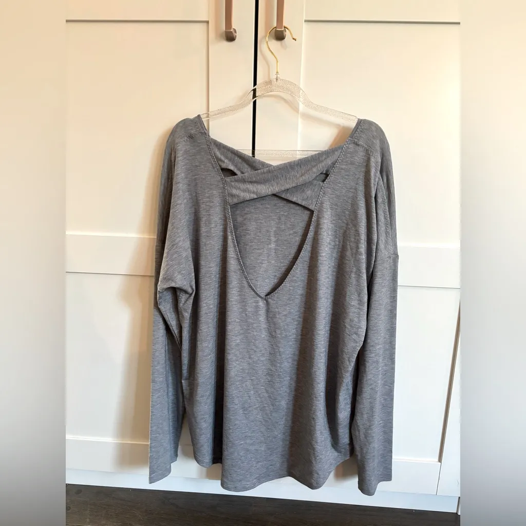 Athleta Gray Open Back Long Sleeve Top Size Large - Image 2