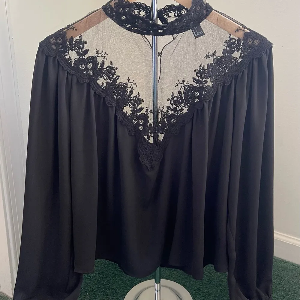 Forever 21 women’s top - Image 2