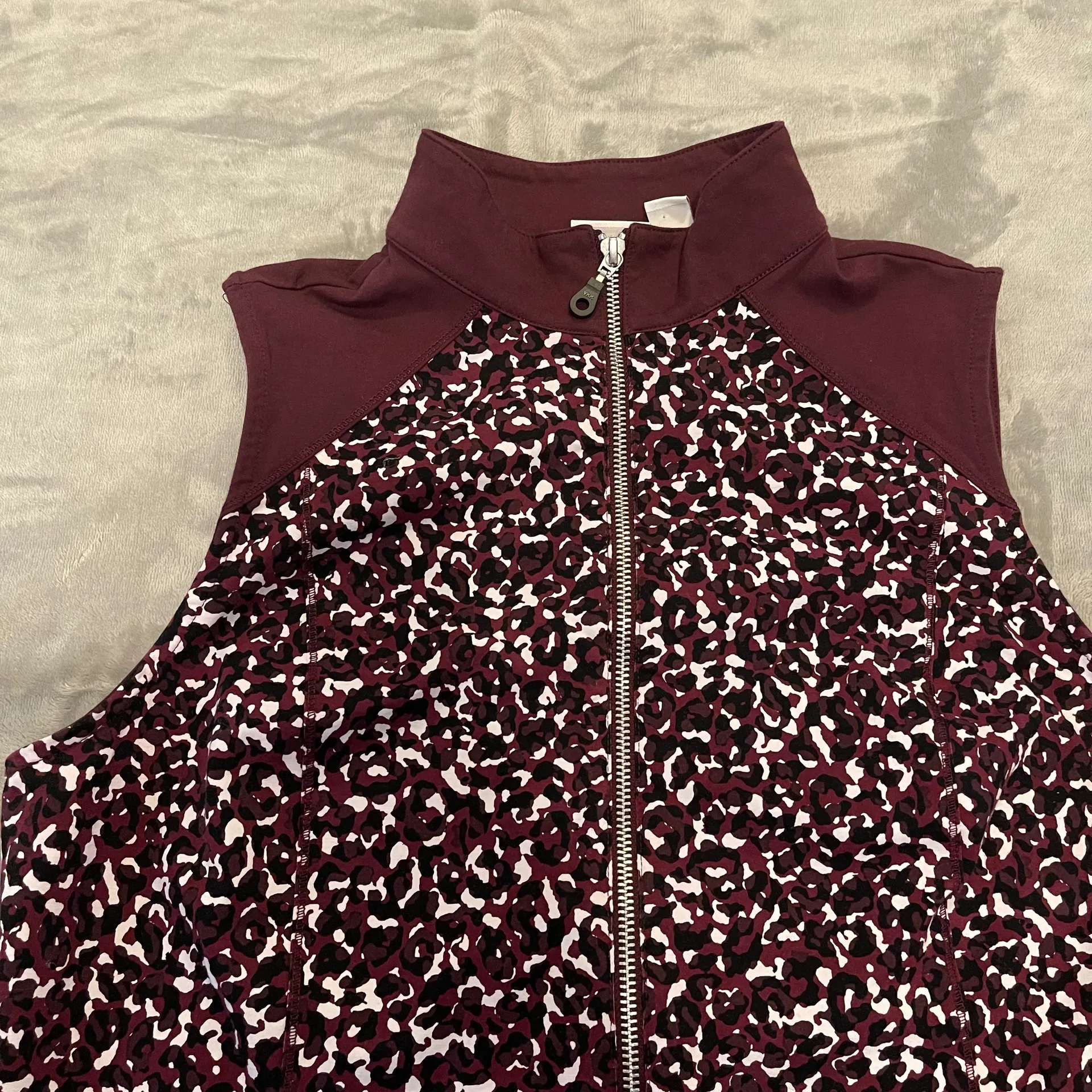 Weekends by Chico’s Maroon Printed Zip Up Vest - Image 3