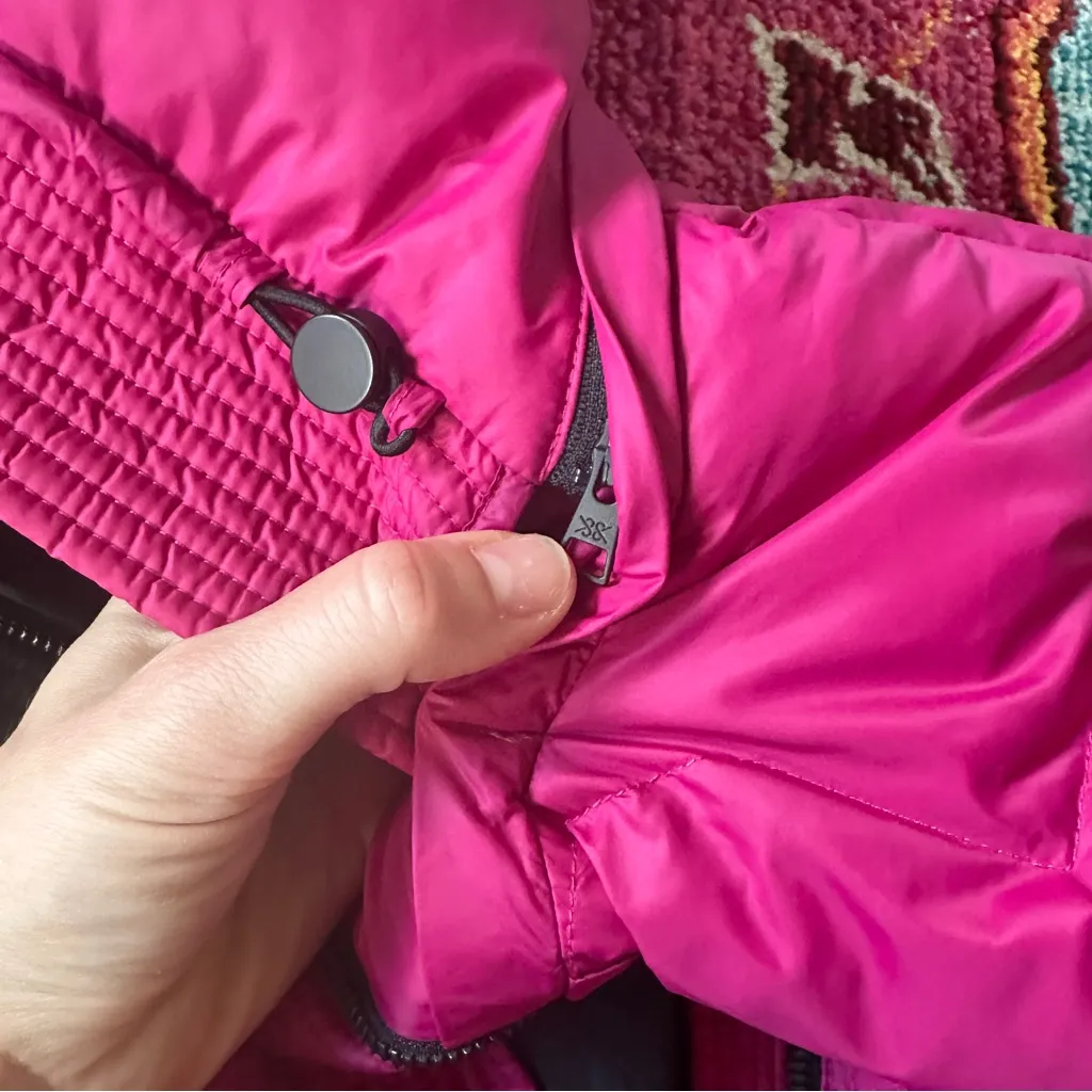 SOIA & KYO Bryanna Water Resistant 700 Fill Power Down Puffer Coat - Image 6