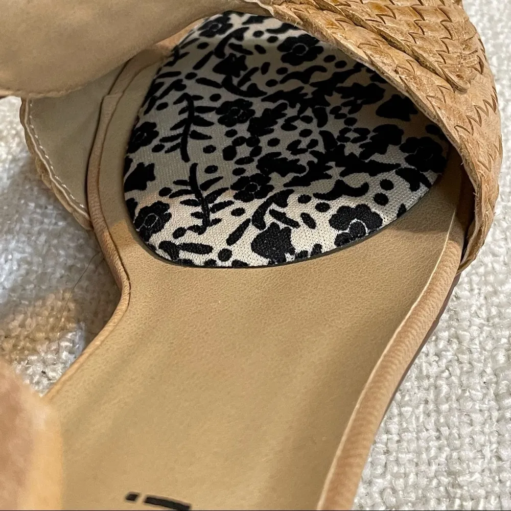 Vaneli Open Toe Sandals Tan Size 8 - Image 7