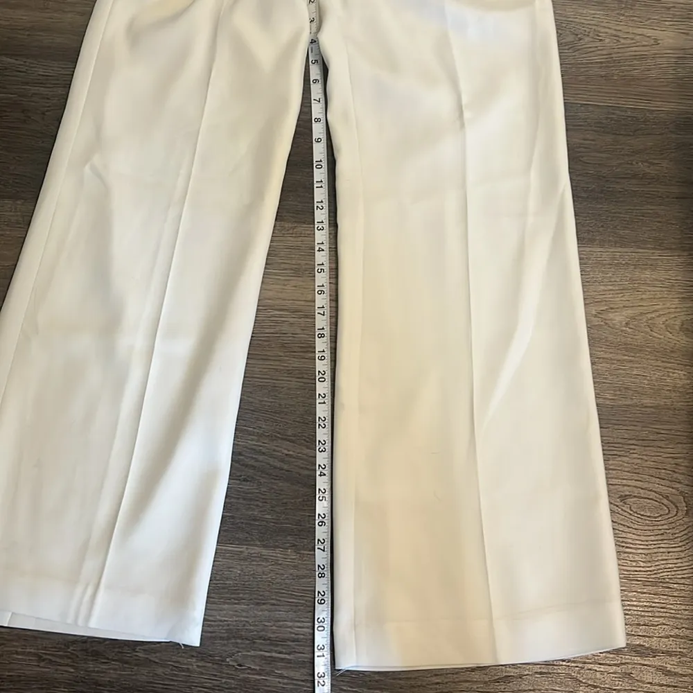 Express Women’s Stylish Off White Pants with Black Waistband Size 6 - Image 7