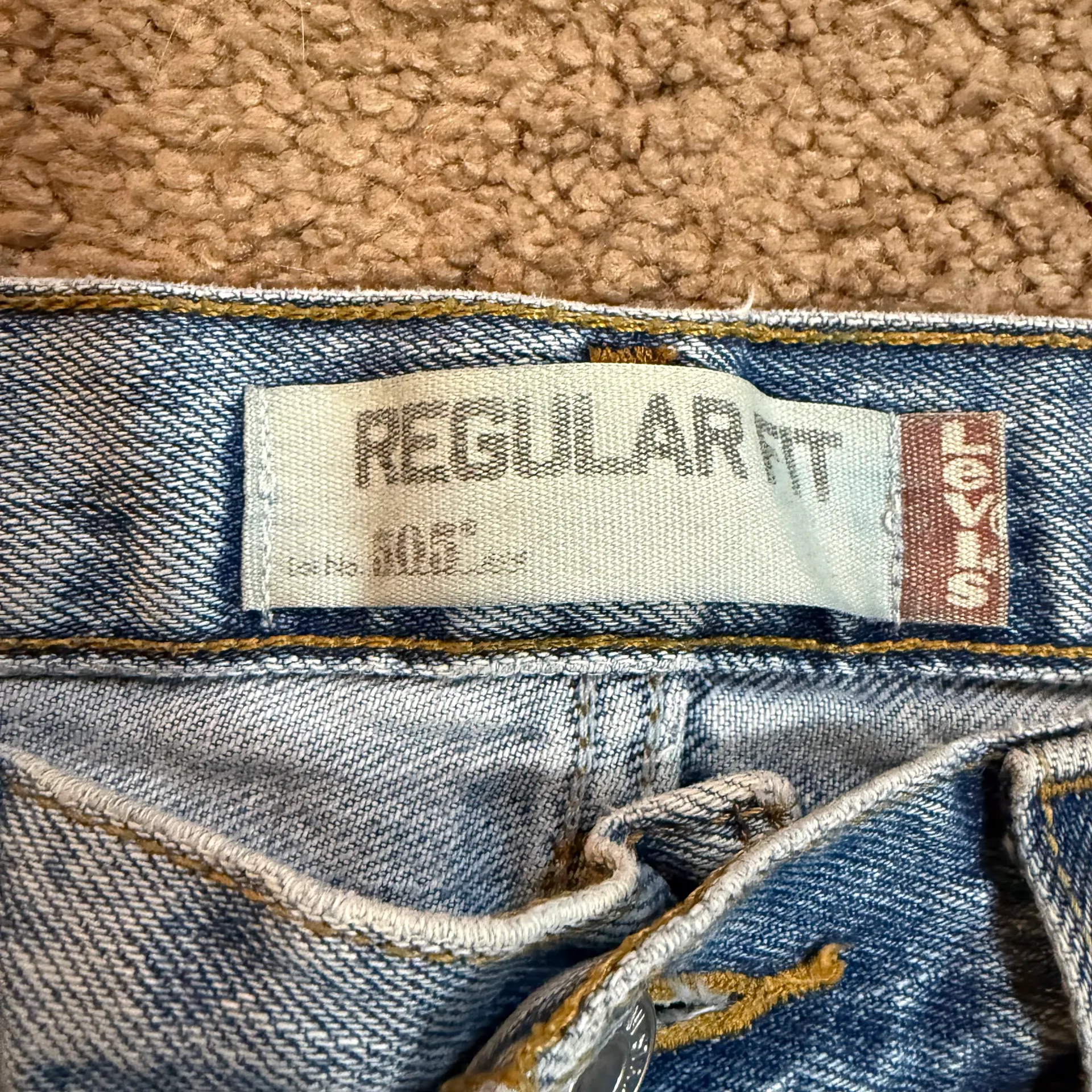 Levi’s Vintage 505 Jeans - Image 6