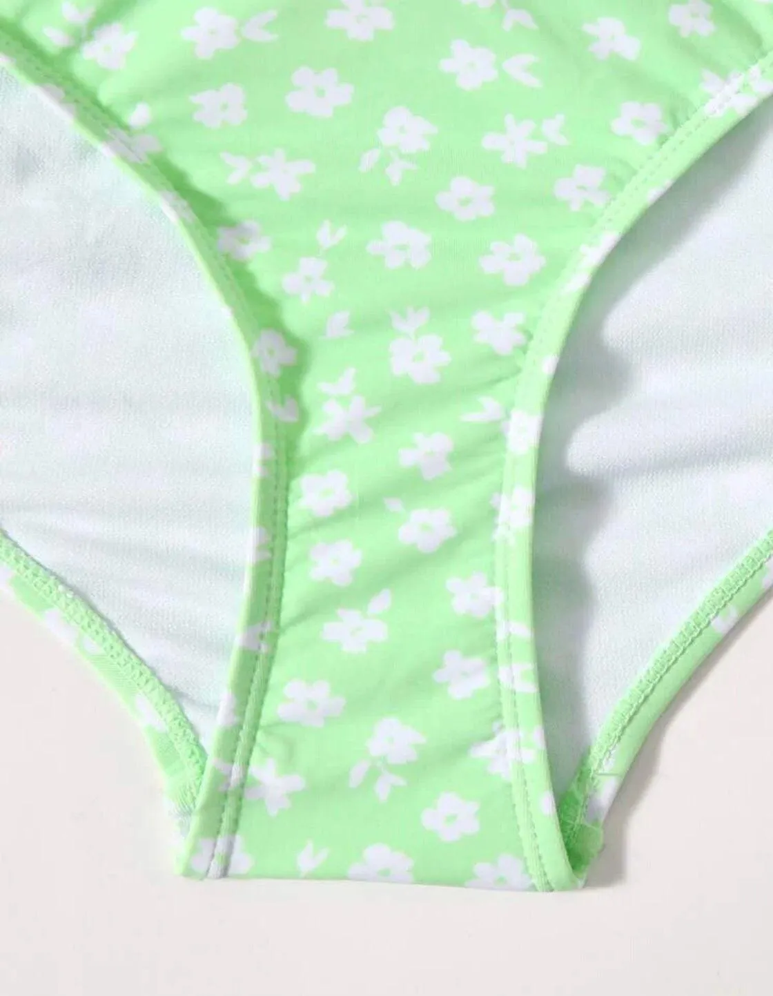 NEW! So Cute Green Floral Print Swimsuit Bikini Bottoms Sz M - Image 3
