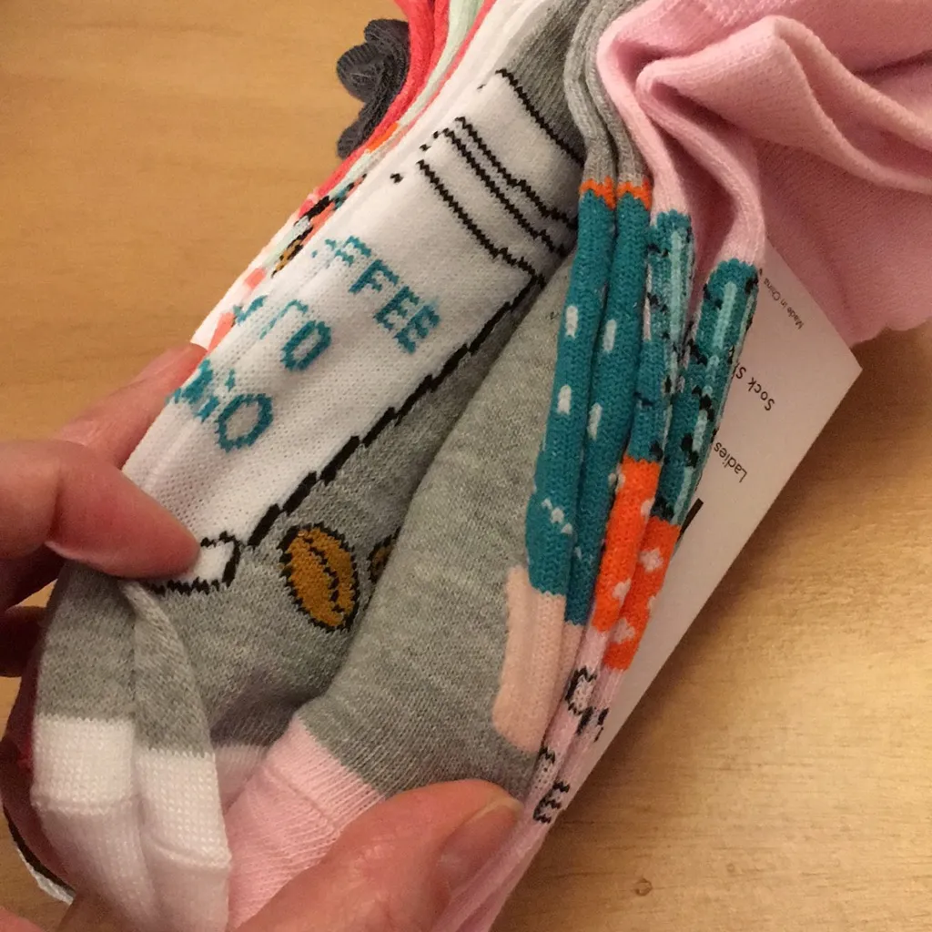 New Women’s Sock Hub Assorted Ankle Socks 10 Pairs Size 9 - Image 6