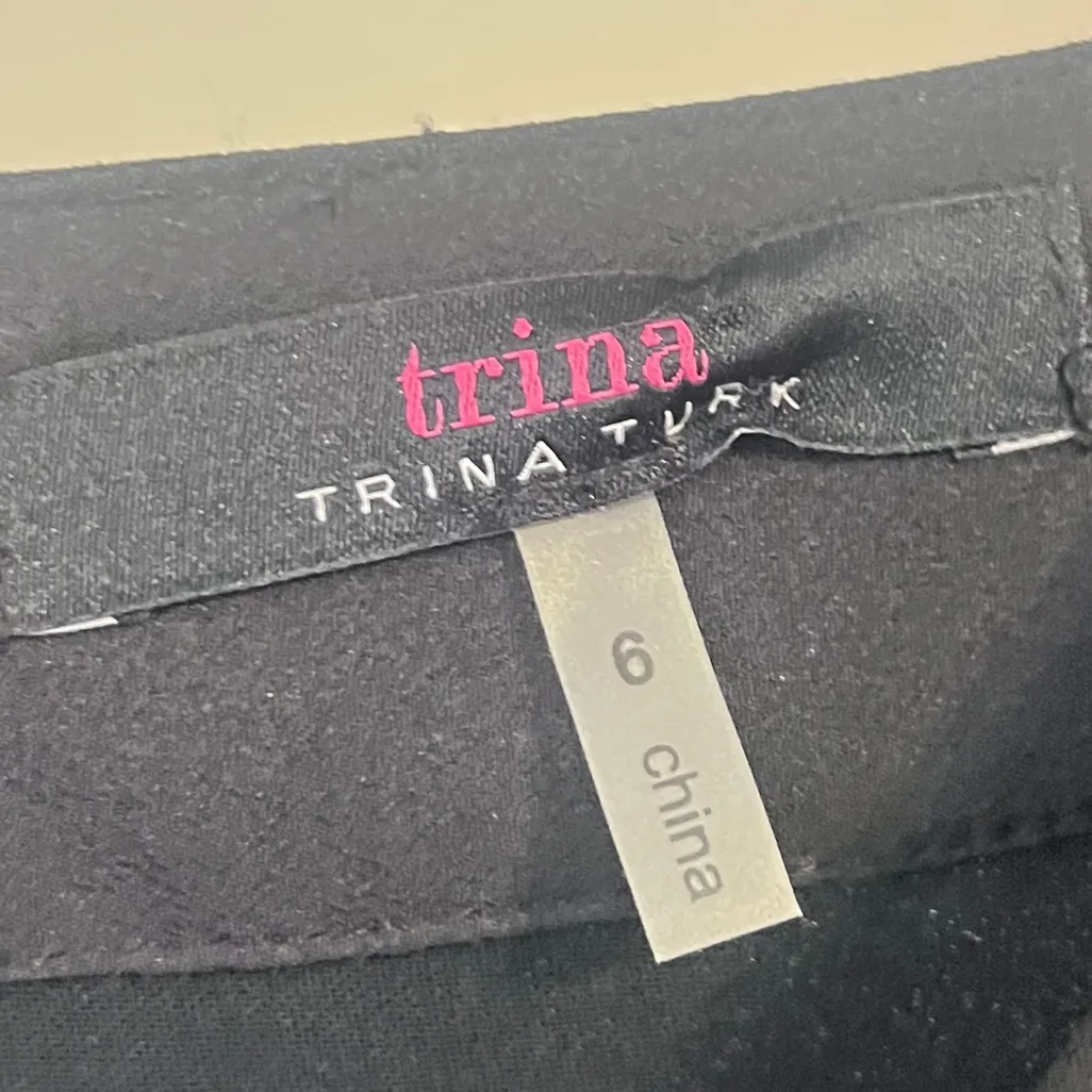 Trina Turk Exposed Shoulder Dress - Image 6