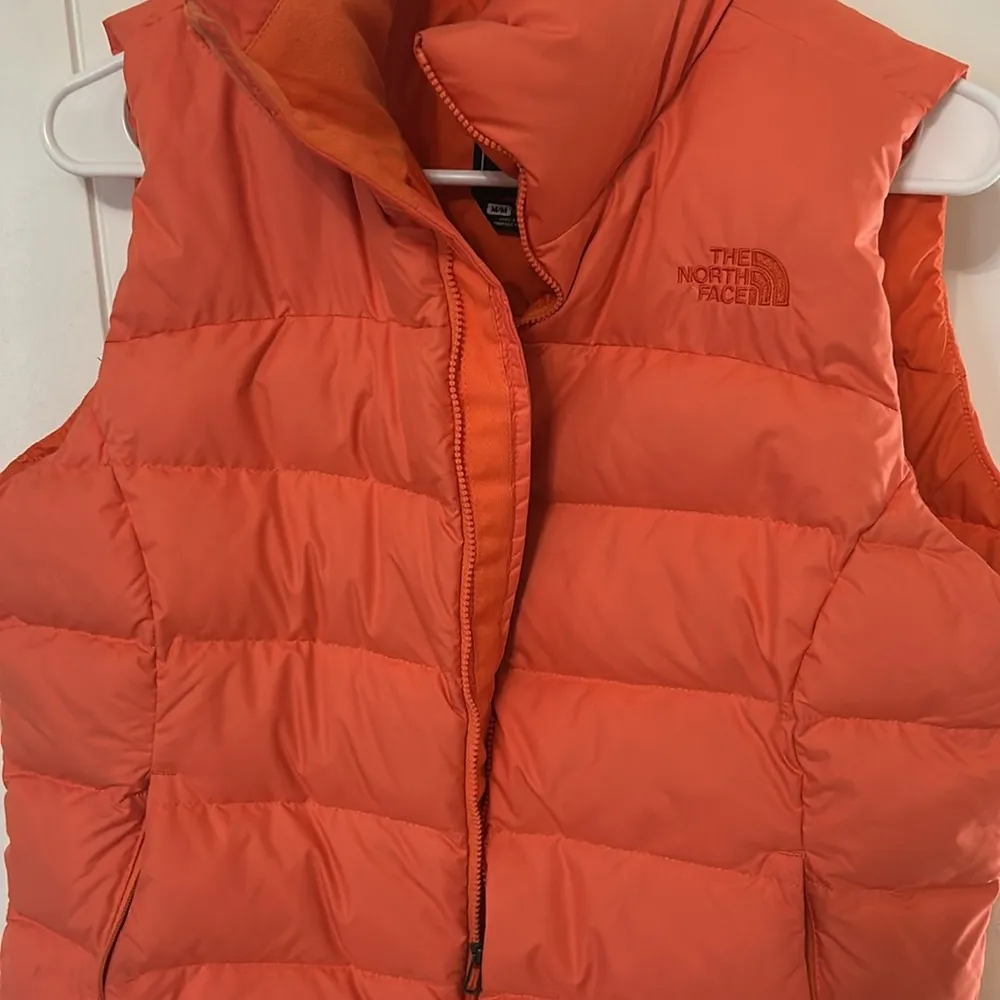 THE NORTH FACE NUPTSE 700 GOOSE DOWN PUFFER ORANGE/RED VEST JACKET US WOMEN M - Image 2