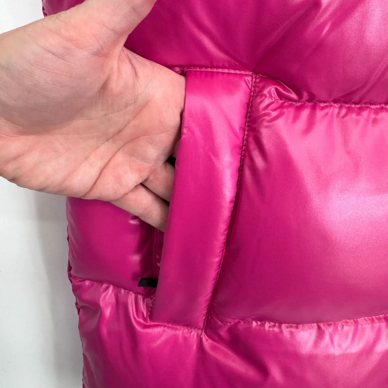 Aritizia Supersize Super Puff Down Vest Womens XS Modern Magenta 700 Fill NEW - Image 4