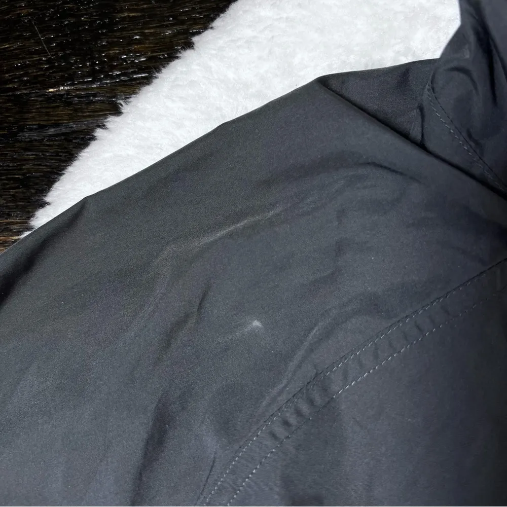 GAP Body Fit Black Lightweight Hooded Jacket - Image 11