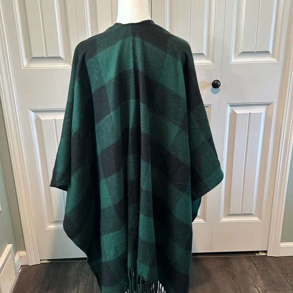 ANDREE BY UNIT One Size Green Buffalo Plaid Shawl Poncho NWOT - Image 5