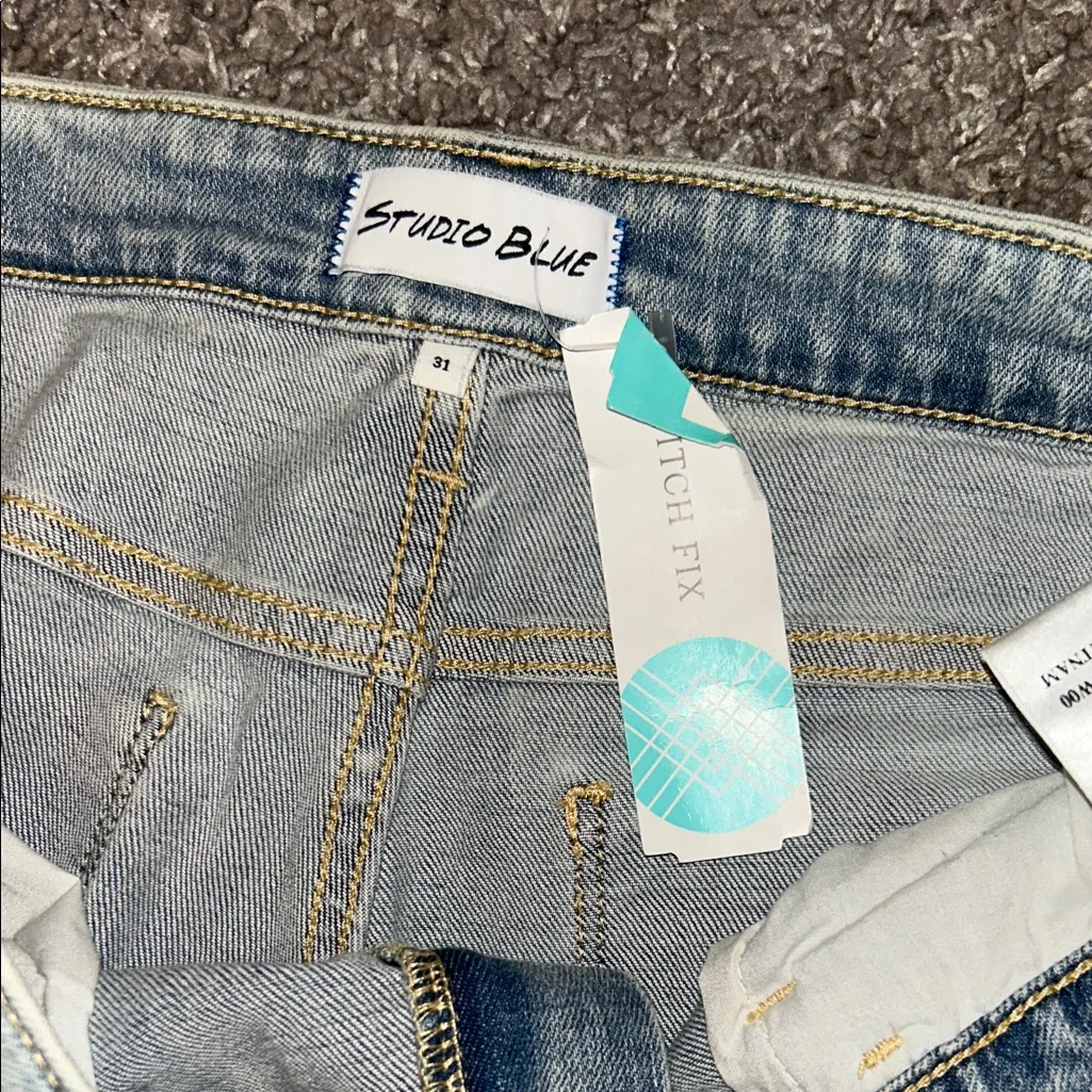 Distressed Light Blue Boyfriend Jeans - Image 4