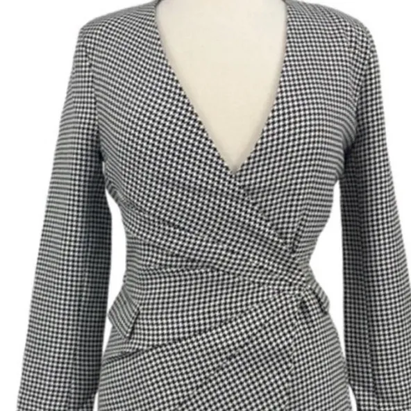 Jason Wu Houndstooth Wrap Blazer
Dress, Size XS Monochrome Long Sleeve Dress - Image 5