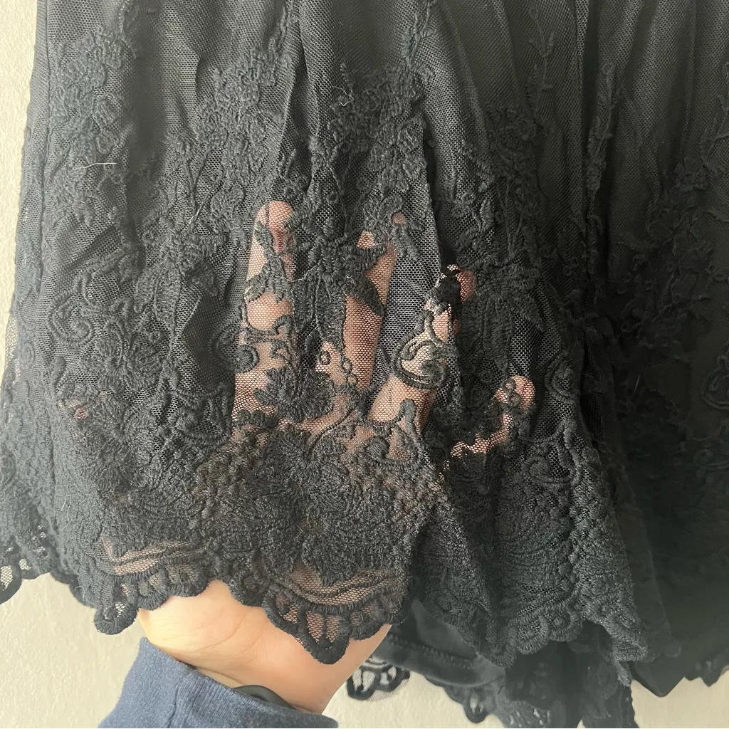 Torrid Black 5 Inch Pull-On Stretch Mesh Mid-Rise Short Size 0 - Image 3