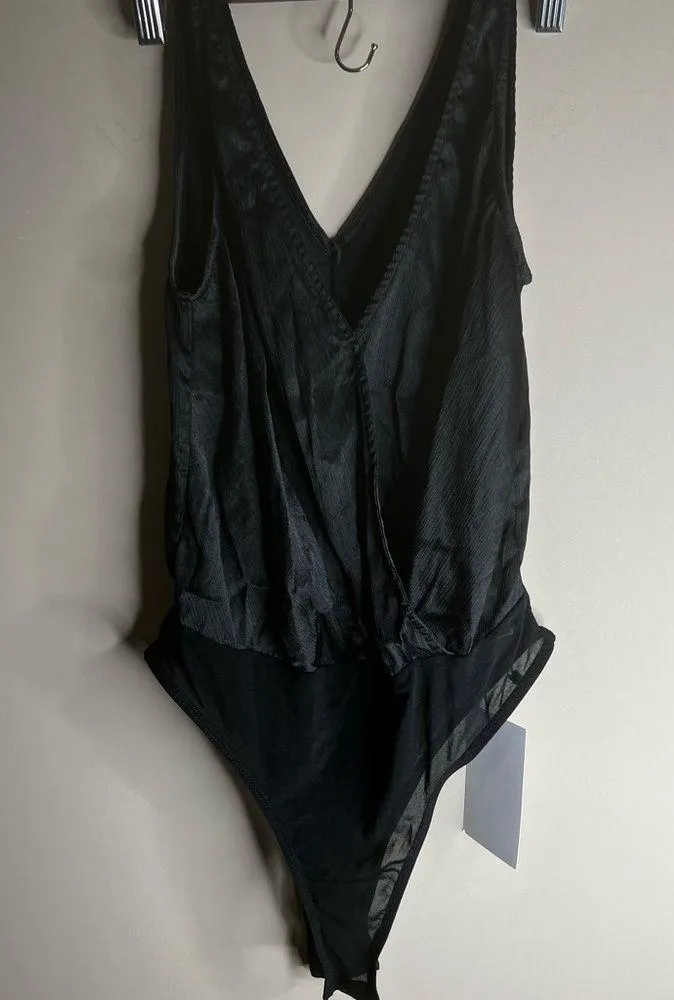 Nwt motif shein body suit size small - Image 10